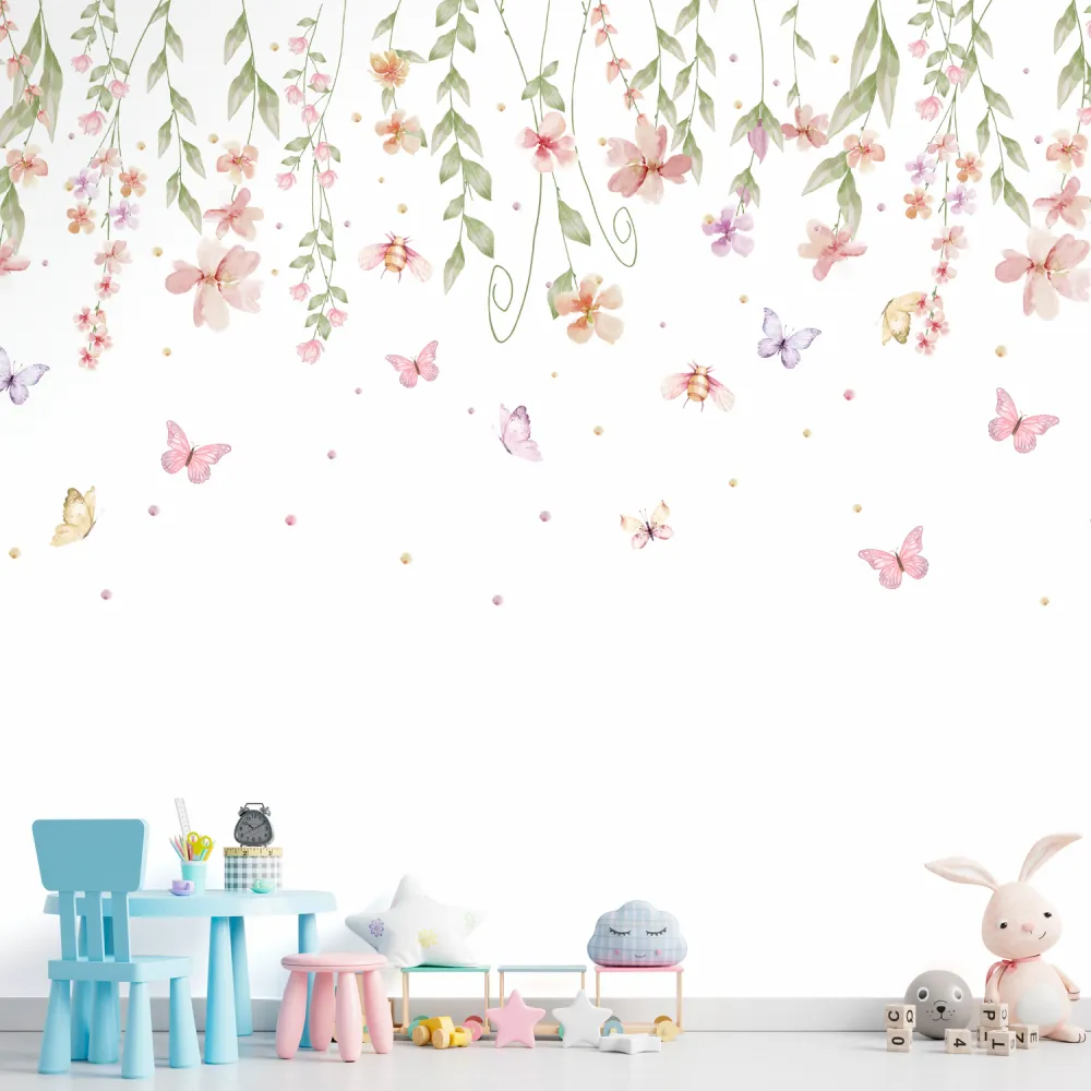 Papel de Parede Floral Delicado com Borboletas Aquareladas