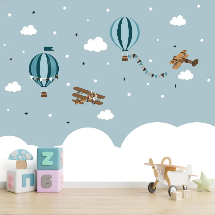 Papel de Parede Infantil Balões e Aviões nas Nuvens