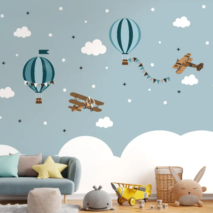 Papel de Parede Infantil Balões e Aviões nas Nuvens